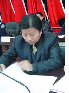 原石首市公安局局長,免職后被任命為荊州市開發(fā)區(qū)副主任