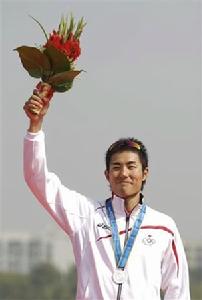 山本良介