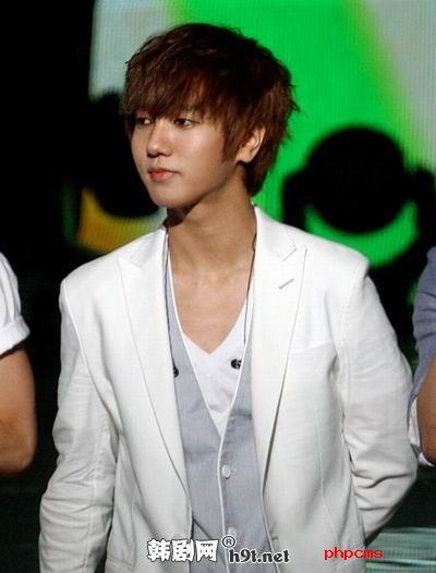 藝聲（金鐘云Kim Jong-Woon）YeSung