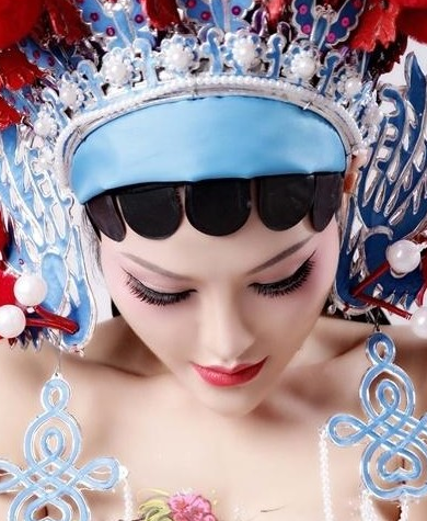 女主播京劇半裸照