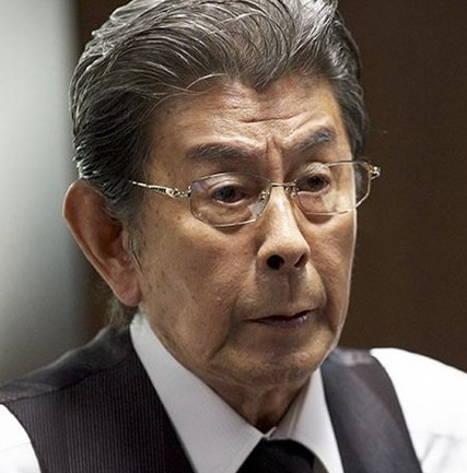 宇津井健