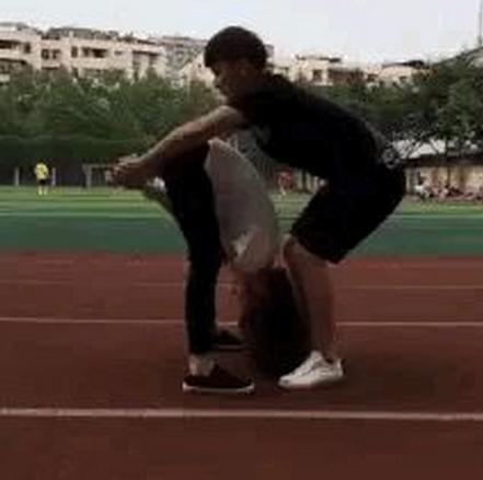 翻跟頭親親