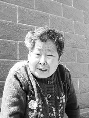 老太苦等初戀60年