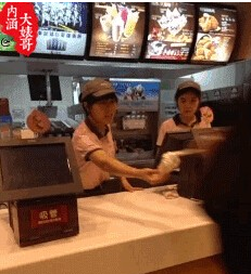 手抓甜筒