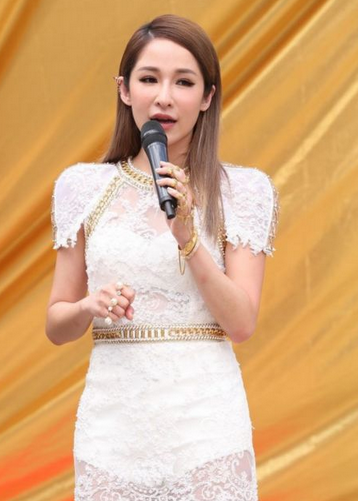 蕭亞軒承認新戀情