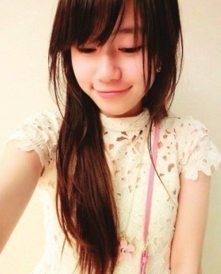 臥蠶美女