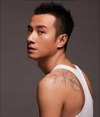 “小爸爸”復出變身“別樣少帥”