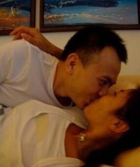 劉濤激吻照