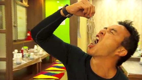 鐘漢良重口味活吞章魚