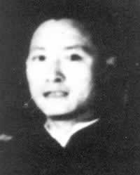 文學(xué)家阿英(錢杏村)病逝