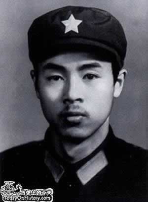 當(dāng)代大學(xué)生的榜樣張華為搶救群眾犧牲