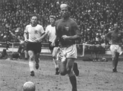 1966年7月30日 英格蘭足球隊在世界杯賽中獲勝（圖片來源：歷史上的今天TodayOnHistory.com）