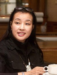 劉曉慶因涉嫌偷稅犯罪被依法逮捕