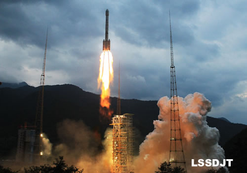 “嫦娥二號”衛(wèi)星在西昌發(fā)射成功