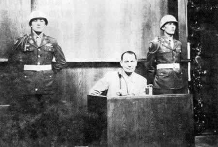 納粹德國空軍部長戈林自殺