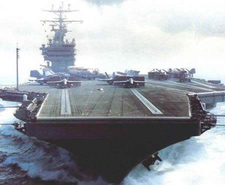 1989年11月11日 美國最大的核動力航空母艦服役（圖片來源：歷史上的今天TodayOnHistory.com）