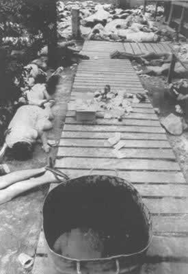 美國“人民圣殿教”900多信徒集體自殺