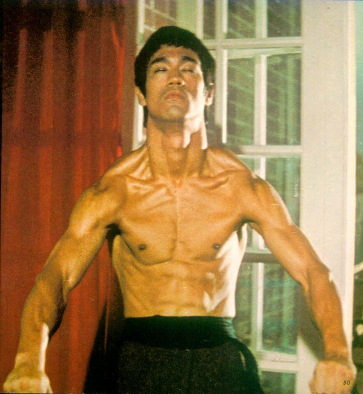 李小龍出生