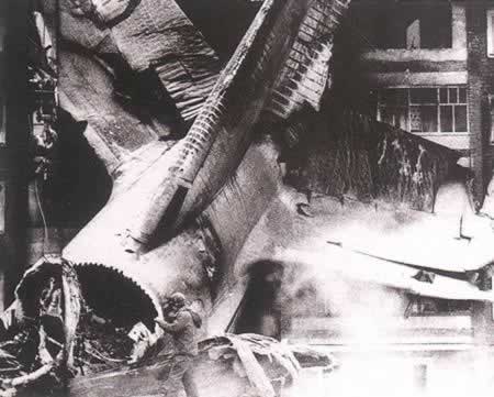 1997年12月6日 俄空軍運輸機墜落民宅（圖片來源：歷史上的今天TodayOnHistory.com）