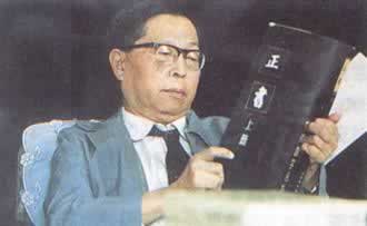中國現(xiàn)代話劇奠基人曹禺逝世（歷史上的今天.中國）