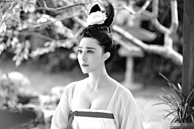 《武媚娘》遭裁胸《黃金甲》為何不裁胸？