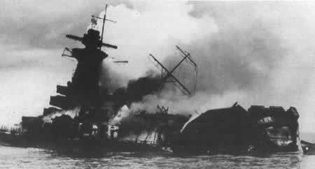 德“施佩伯爵”號遭英艦圍困自沉（歷史上的今天.中國）