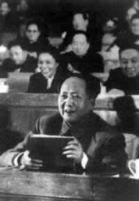 中共召開“七千人大會”，糾正“大躍進”的錯誤