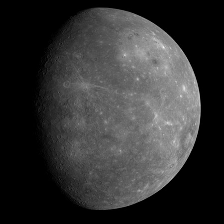 美國探測器“信使號”掠過水星