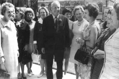 英國保守黨領(lǐng)袖愛德華·希思出任首相（歷史上的今天.中國）