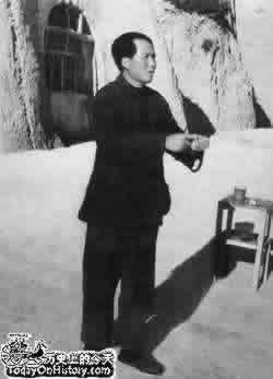 毛澤東作《整頓黨的作風(fēng)》的報(bào)告