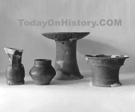 河南省登封縣發(fā)現(xiàn)夏朝最早建都陽(yáng)城遺址（歷史上的今天.中國(guó)）