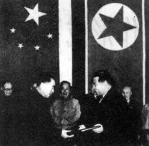 周恩來(lái)出訪朝鮮 中國(guó)政府決定撤軍