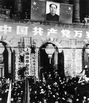 上海人民公社成立（轉自：歷史上的今天。com）