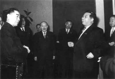 中朝兩國政府發(fā)表聯(lián)合聲明，于58年底前撤軍（歷史上的今天.中國）
