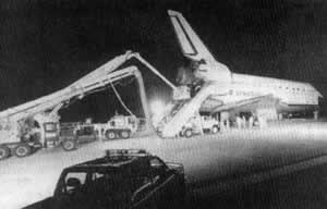 美國“發(fā)現(xiàn)”號航天飛機升空