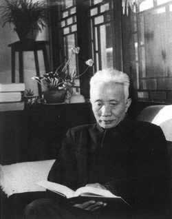 美學(xué)家、教育家朱光潛逝世（歷史上的今天。中國）