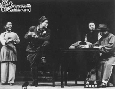 現代京劇《紅燈記》等被樹為革命樣板戲