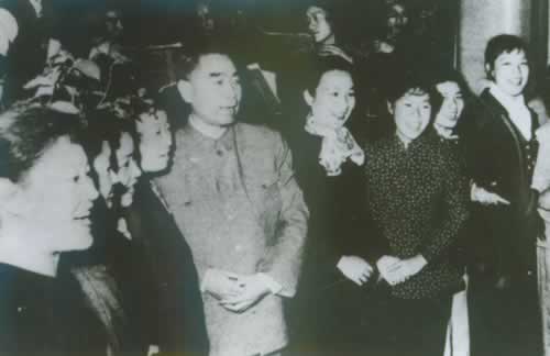 著名京劇表演藝術家關肅霜逝世