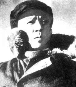 中共中央遷至北平并舉行閱兵式