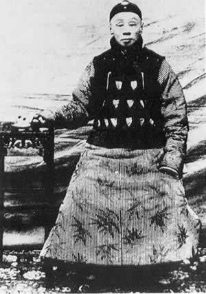 京劇表演藝術(shù)家譚鑫培逝世