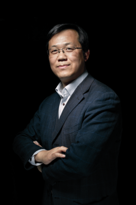 卓偉：第一狗仔