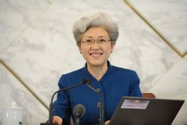 傅瑩