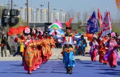 乾隆七世孫祭祖 揭乾隆統治時間