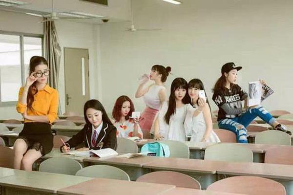 廣外美女播音系畢業照 穿婚紗氣質迷人