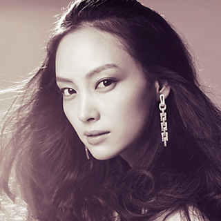 李娜英
